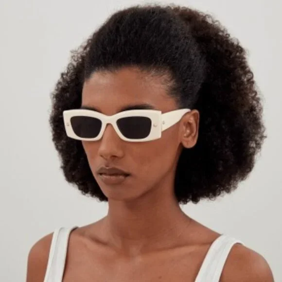 サングラス ALEXANDER MCQUEEN Woman Sunglasses Ivory AM0426S 005 NEW AM0426S 005 ALEXANDER MCQUEEN IVORY WOMAN SUNGLASSES